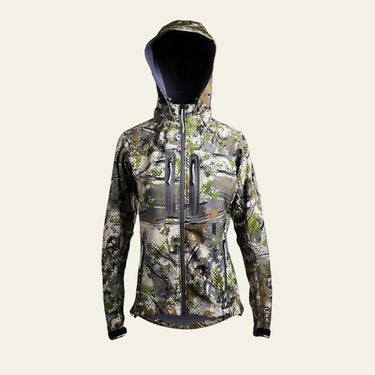 Women’s SKRE Hardscrabble hunting jacket in mountain terrain