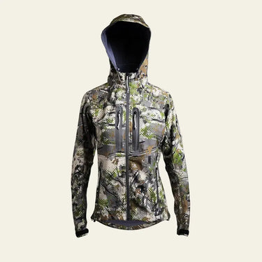 Women’s SKRE Hardscrabble hunting jacket in mountain terrain